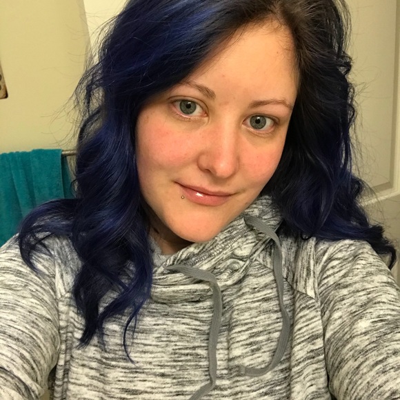 Meet your Posher, Annie - Picture 3 of 3